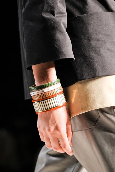 Look 12